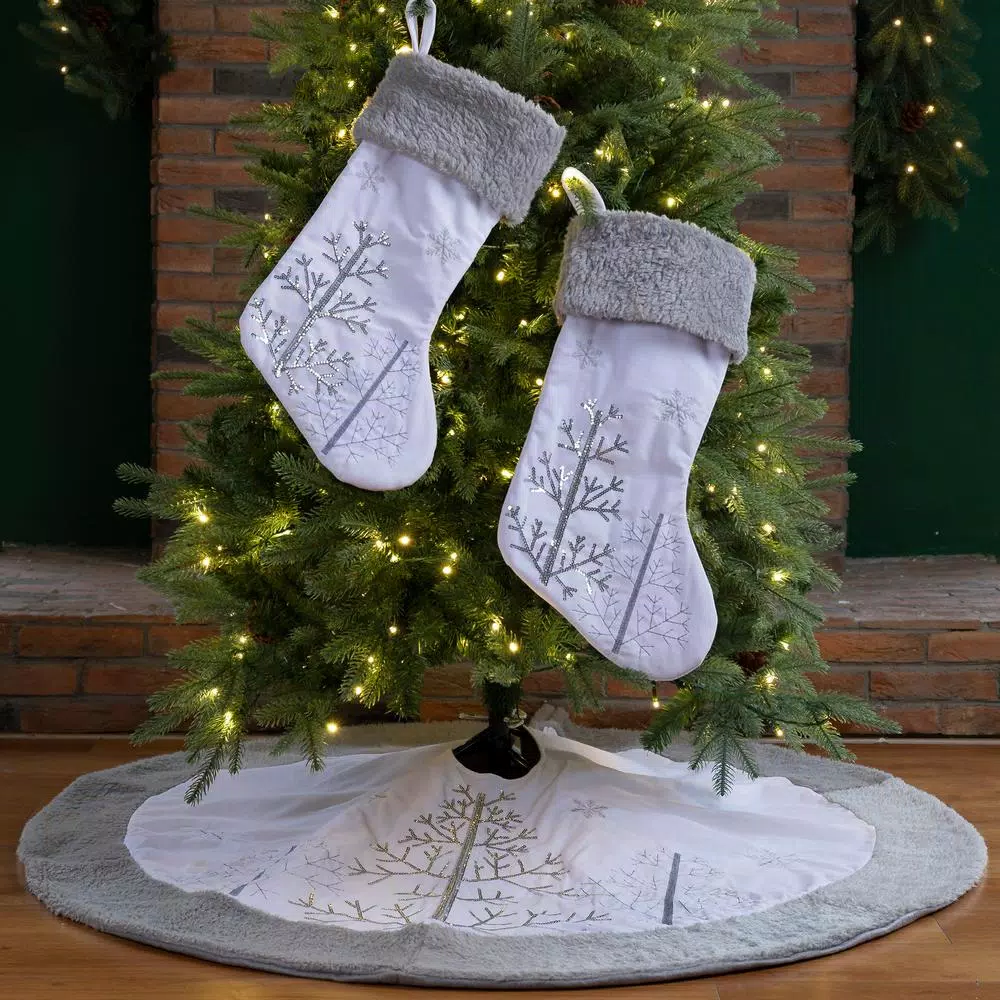 Glitzhome 48 In. Tree Skirt And 21 In. H Stocking (Set Of 3 White Fleece Christmas Decorations) 9 Glitzhome 48 In. Tree Skirt And 21 In. H Stocking (Set Of 3 White Fleece Christmas Decorations) - Image 7