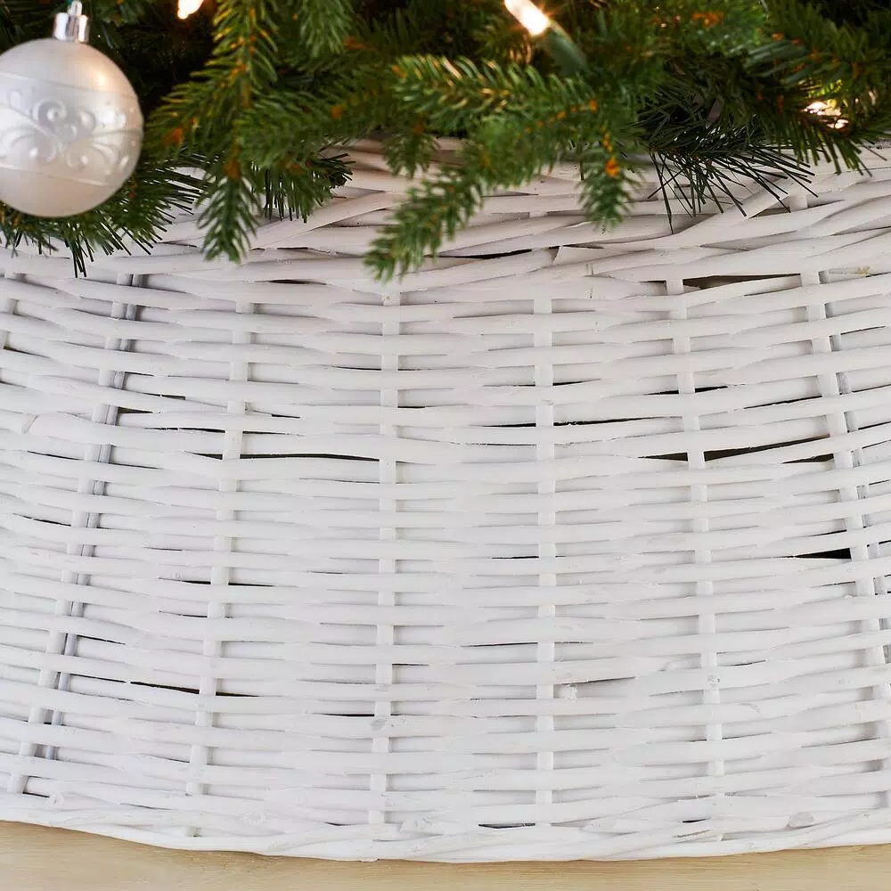 Home Accents Holiday 27 In. D White Wicker Christmas Tree Collar 6 Home Accents Holiday 27 In. D White Wicker Christmas Tree Collar - Image 5