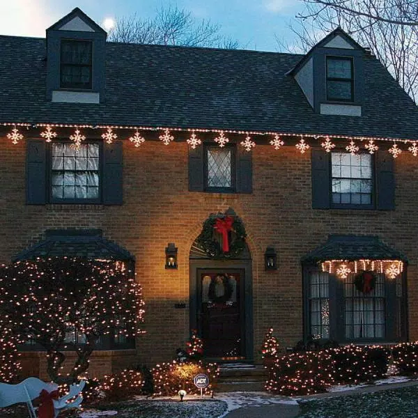 HOLIDYNAMICS HOLIDAY LIGHTING SOLUTIONS 48 In. L 70-Count Pure White Christmas Roofline Decor LED Blizzard Artisticks (Set Of 2) 4 HOLIDYNAMICS HOLIDAY LIGHTING SOLUTIONS 48 In. L 70-Count Pure White Christmas Roofline Decor LED Blizzard Artisticks (Set Of 2) - Image 2